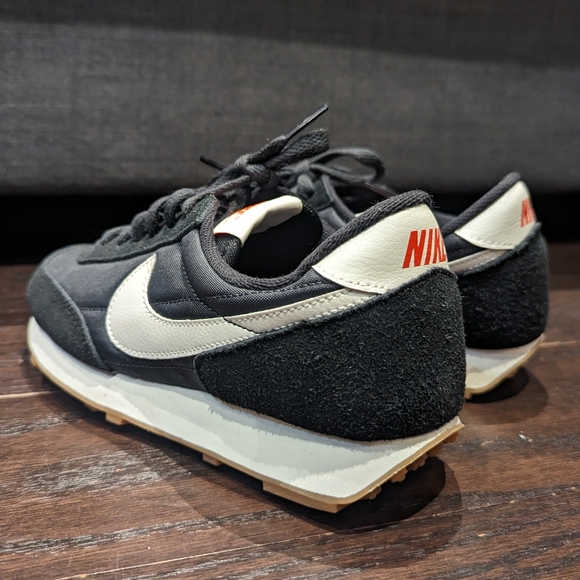 Nike Daybreak Sneakers - Picture 3 of 8
